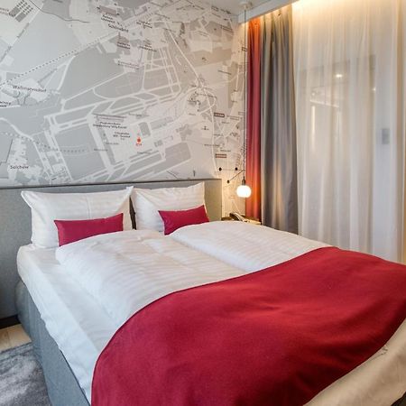 Intercityhotel Berlin Airport Ber Terminal 1 & 2 Schonefeld Bagian luar foto Room in the hotel