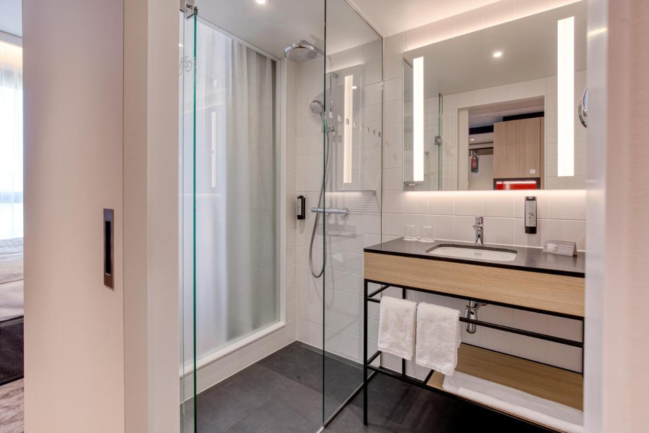 Intercityhotel Berlin Airport Ber Terminal 1 & 2 Schonefeld Bagian luar foto Bathroom