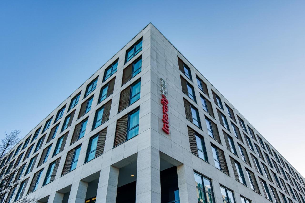 Intercityhotel Berlin Airport Ber Terminal 1 & 2 Schonefeld Bagian luar foto The building of the hotel