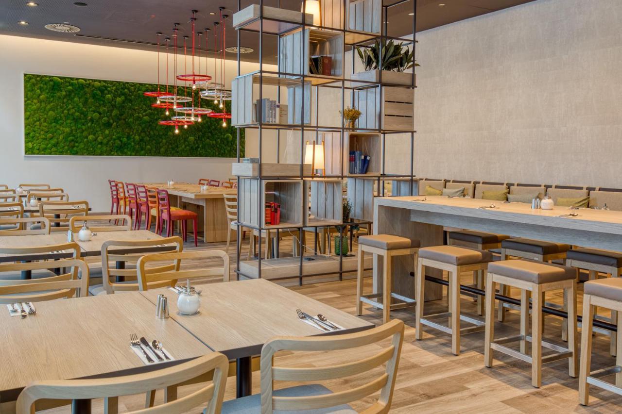 Intercityhotel Berlin Airport Ber Terminal 1 & 2 Schonefeld Bagian luar foto Restaurant interior design