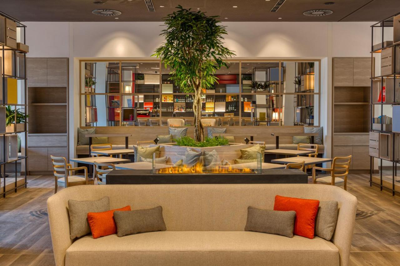 Intercityhotel Berlin Airport Ber Terminal 1 & 2 Schonefeld Bagian luar foto Interior of the hotel