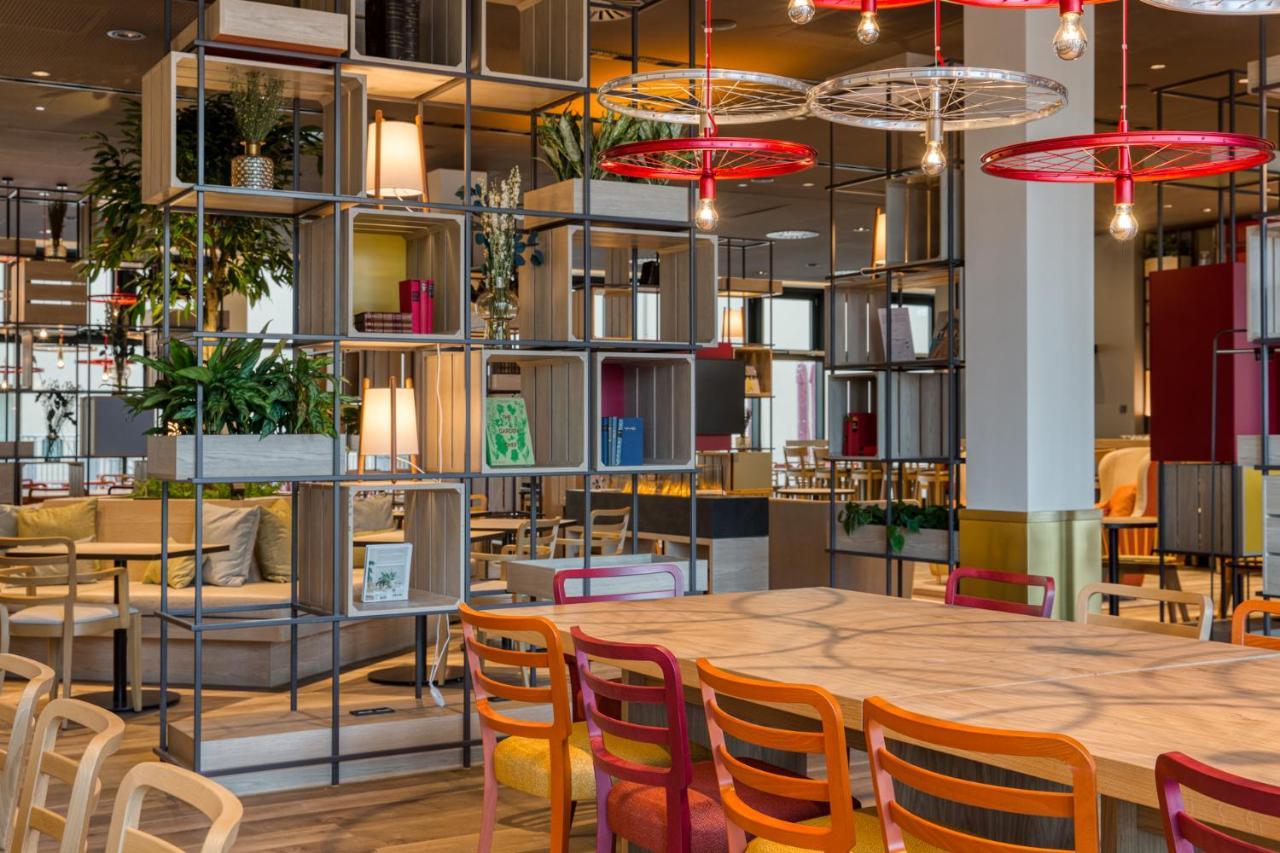 Intercityhotel Berlin Airport Ber Terminal 1 & 2 Schonefeld Bagian luar foto Interior of the hotel