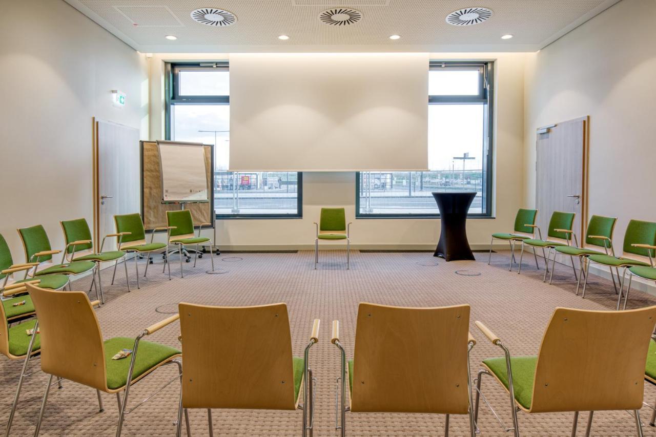 Intercityhotel Berlin Airport Ber Terminal 1 & 2 Schonefeld Bagian luar foto Meeting room