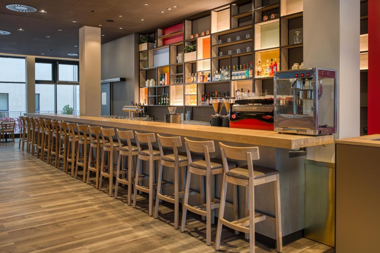 Intercityhotel Berlin Airport Ber Terminal 1 & 2 Schonefeld Bagian luar foto Bar