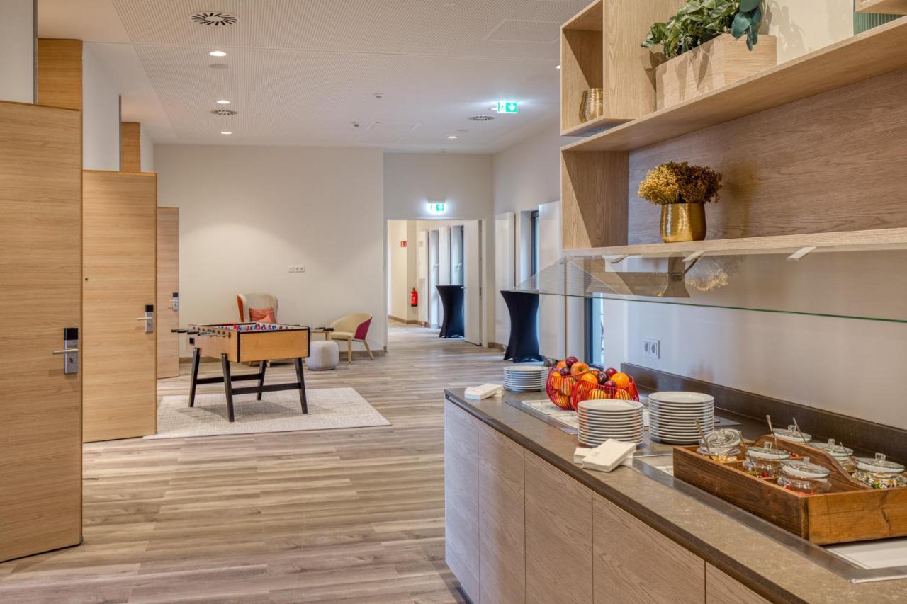 Intercityhotel Berlin Airport Ber Terminal 1 & 2 Schonefeld Bagian luar foto Reception